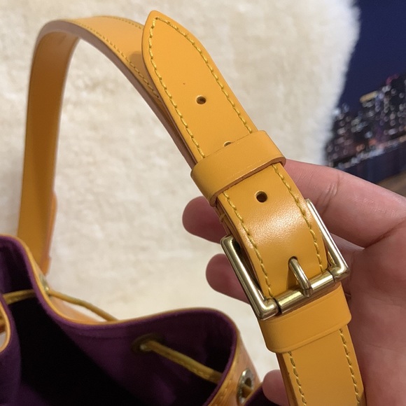 Louis Vuitton Petit Noe drawstring shoulder bag Epi - Picture 6 of 7